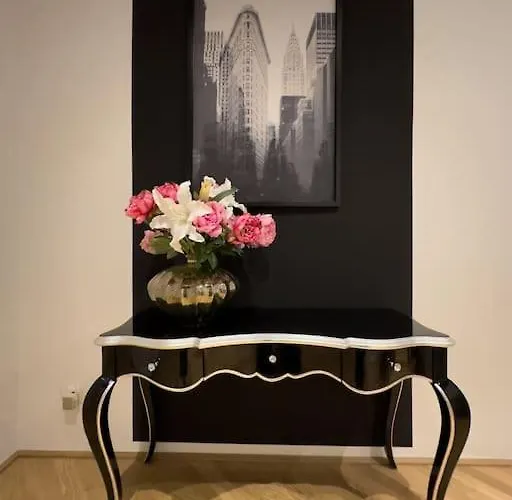 Apartmán Stylish For 4 Near Museumsquartier Metro U2 & U3 *
